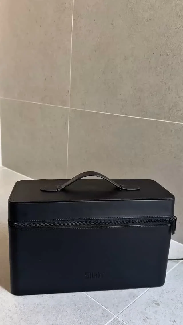 📦 Unboxing SilkyAir Flex — tvoj novi ritual za negu kose počinje upravo sada! ✨Od savršeno isfenirane kose do prelepih lokni – ovaj multifunkcionalni uređaj za stilizovanje podiže svaki tvoj hair day na viši nivo. 💁‍♀️💨Šta te čeka u kutiji?
✅ Više nastavaka
✅ Jednostavna kontrola
✅ Lagan i snažan
✅ Dizajn koji blista koliko i tvoja kosa 💫Unboxuj. Poveži. Stilizuj. Zasijaj. 🌟#SilkyAirFlex #UnboxYourGlow
